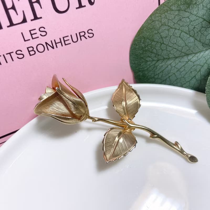 【西洋古董飾品】手工雕塑立體玫瑰花瓣 細緻褶皺紋路 花胸針胸章