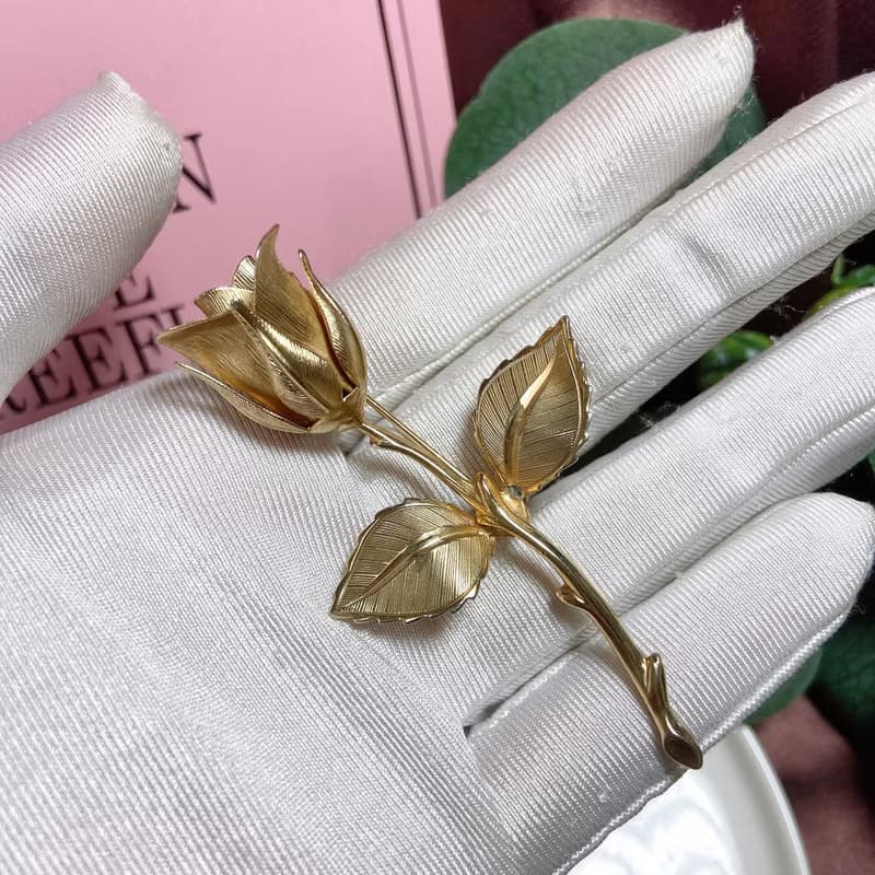 【西洋古董飾品】手工雕塑立體玫瑰花瓣 細緻褶皺紋路 花胸針胸章