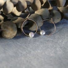 自在從容 珍珠耳環 閃亮圈圈 輕盈纖細