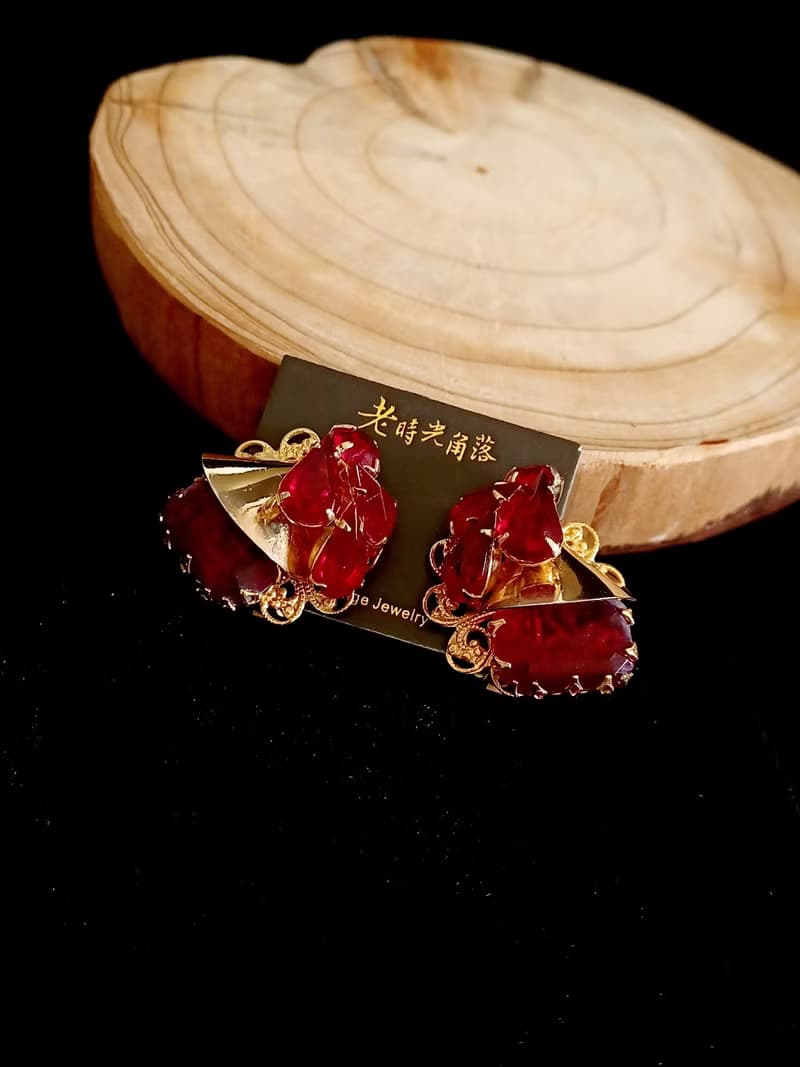 vintage jewelry  古典艷色寶紅萊茵 夾式耳環