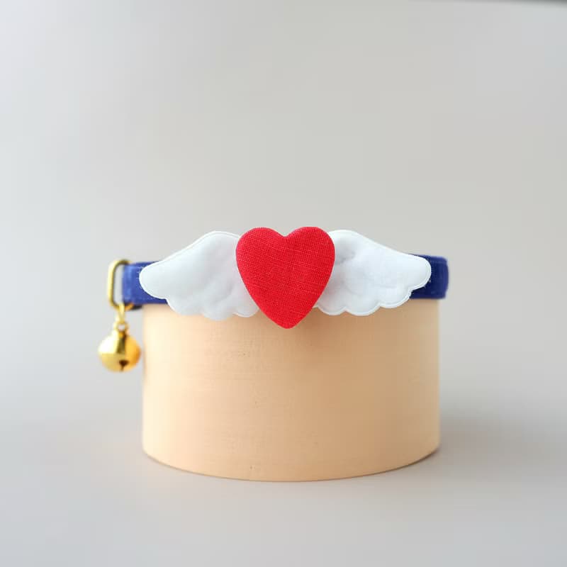 Safety collar and winged heart (detachable), Valentines Cat collar, 4 colors