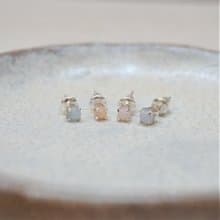 ll 四色耳骨釘 ll 馬卡龍色 -- 925銀耳骨針 / 一組四支 附銀耳堵