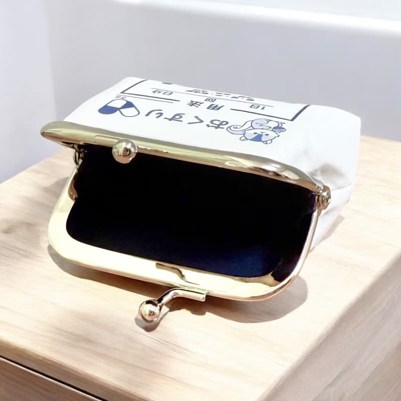 【受注製作】手のひらサイズ おくすりがま口 りす どんぐりクリニック 小銭入れ ピルケース イヤホンケース 財布