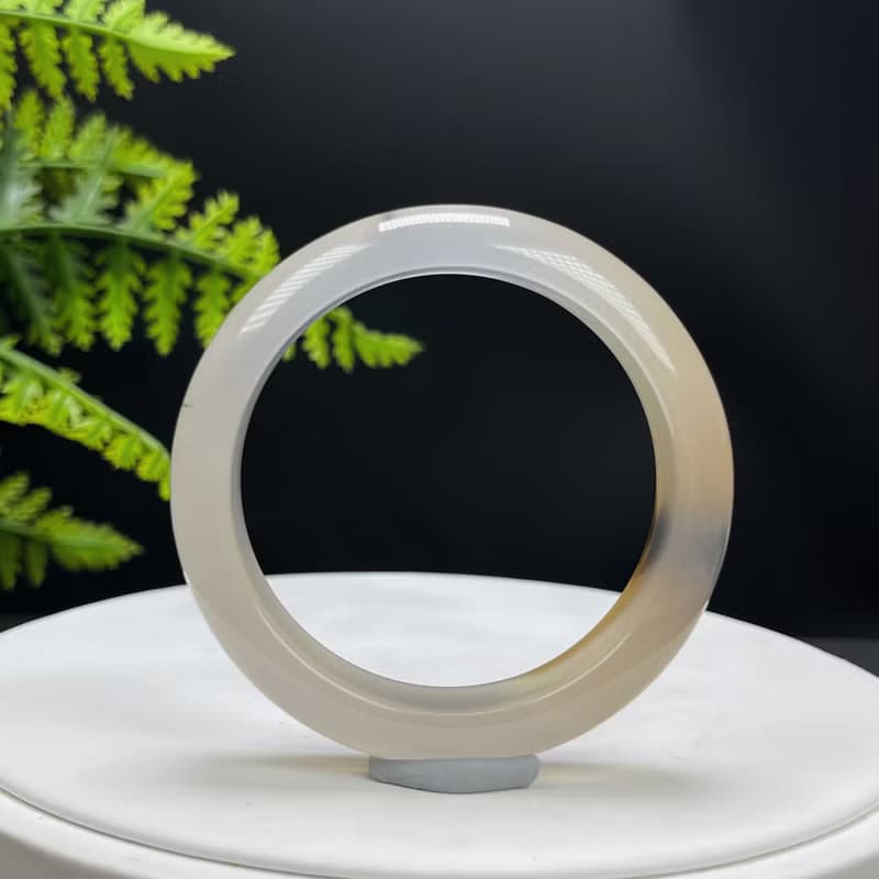 精品 香槟灰瑪瑙手镯 51+MM 冰潤起光飄花玉髓手環 靈氣親和開朗