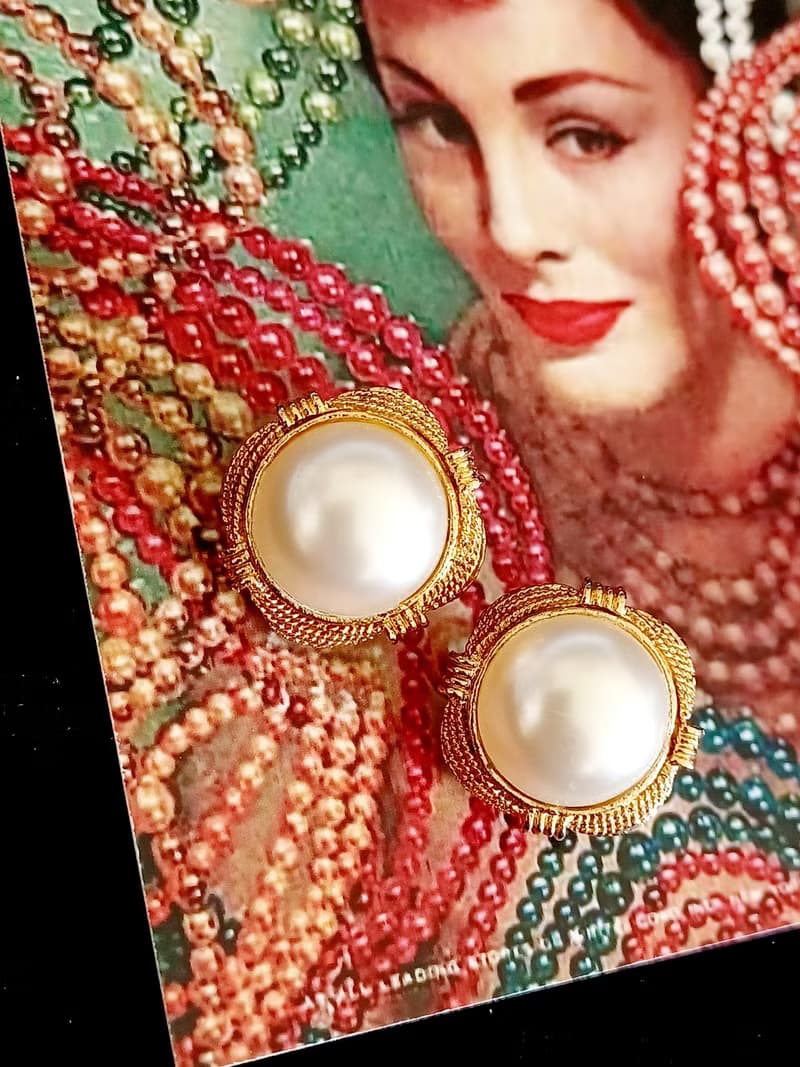 vintage jewelry  典雅立體金絲邊仿珠 夾式耳環