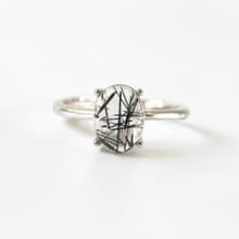 2件85折 | 巴西黑髮晶純銀戒指 (肉眼全淨)