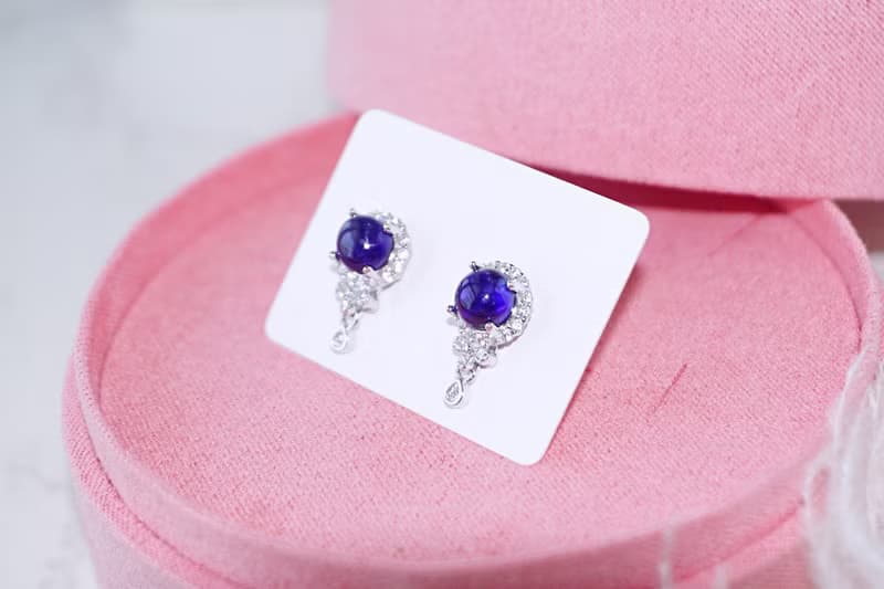 Natural Blue Sapphire Earrings Sterling Silver 925 with Whitegold Plated.
