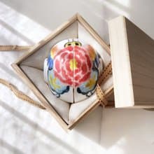 手工燒製。金邊牡丹彩蝶浮雕手繪茶杯二入禮盒。結婚喬遷情人節