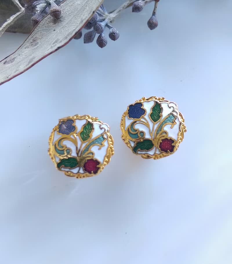 【西洋古董飾品 】景泰藍 白底 小巧花卉 夾式耳環