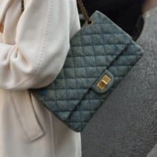 CHANEL 2.55 丹寧牛仔雙翻蓋金鍊肩背包 尺寸28 驚爆5折