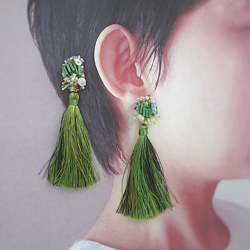 選べる金具    羊毛とビーズ刺繍のシルクコットンタッセル２way耳飾り