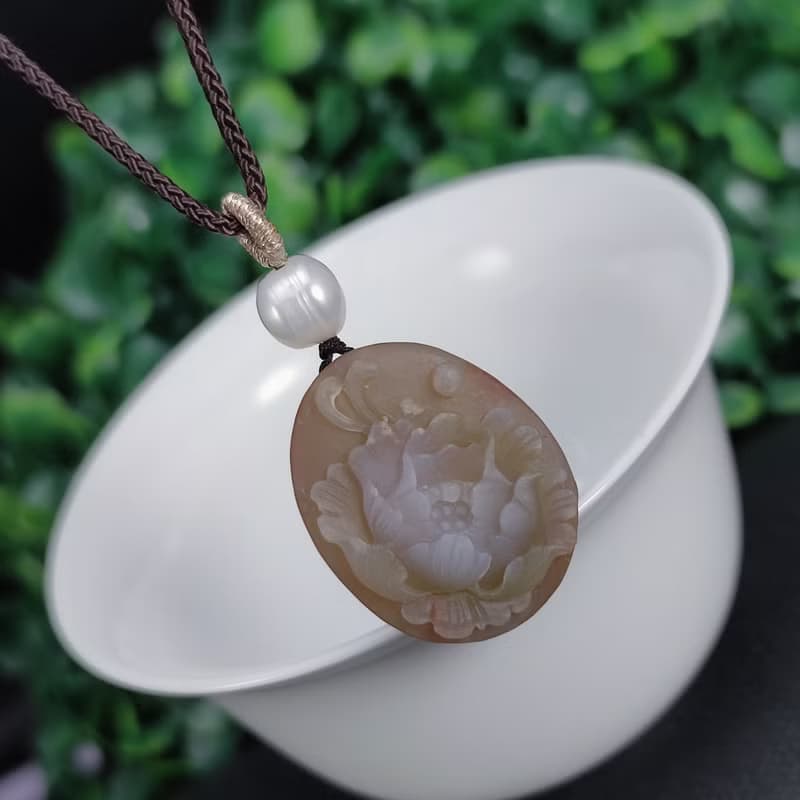鹽源瑪瑙橢圓吊墜 啞光粉綠 手雕花開富貴 旺夫招財喜悅開拓
