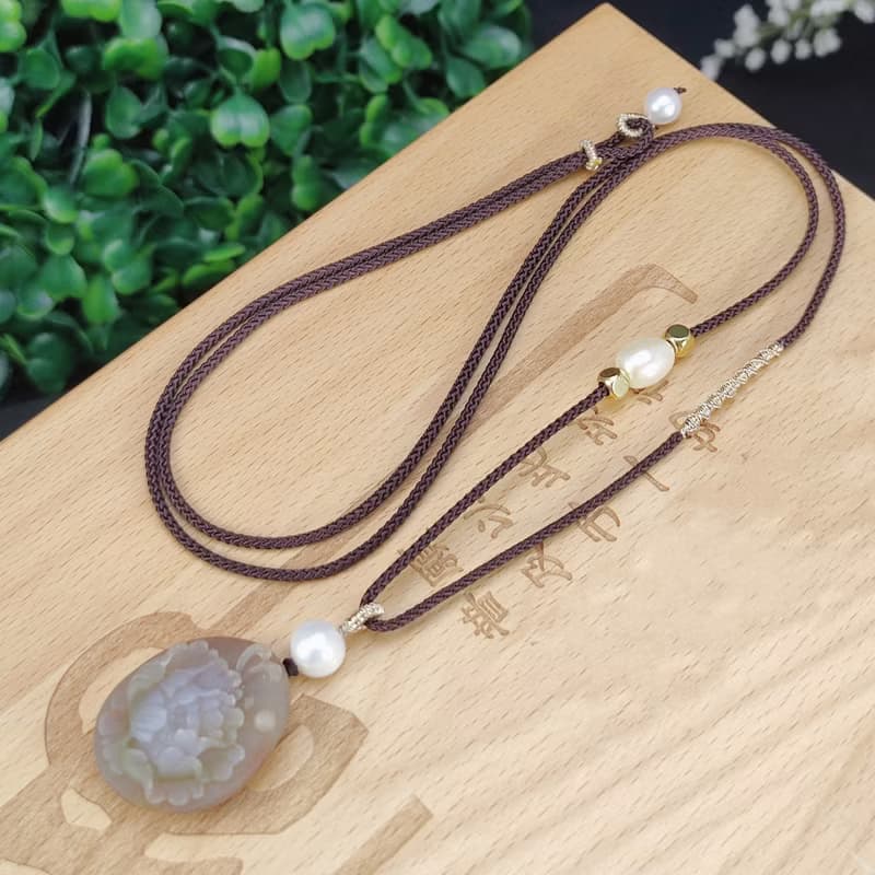 鹽源瑪瑙橢圓吊墜 啞光粉綠 手雕花開富貴 旺夫招財喜悅開拓