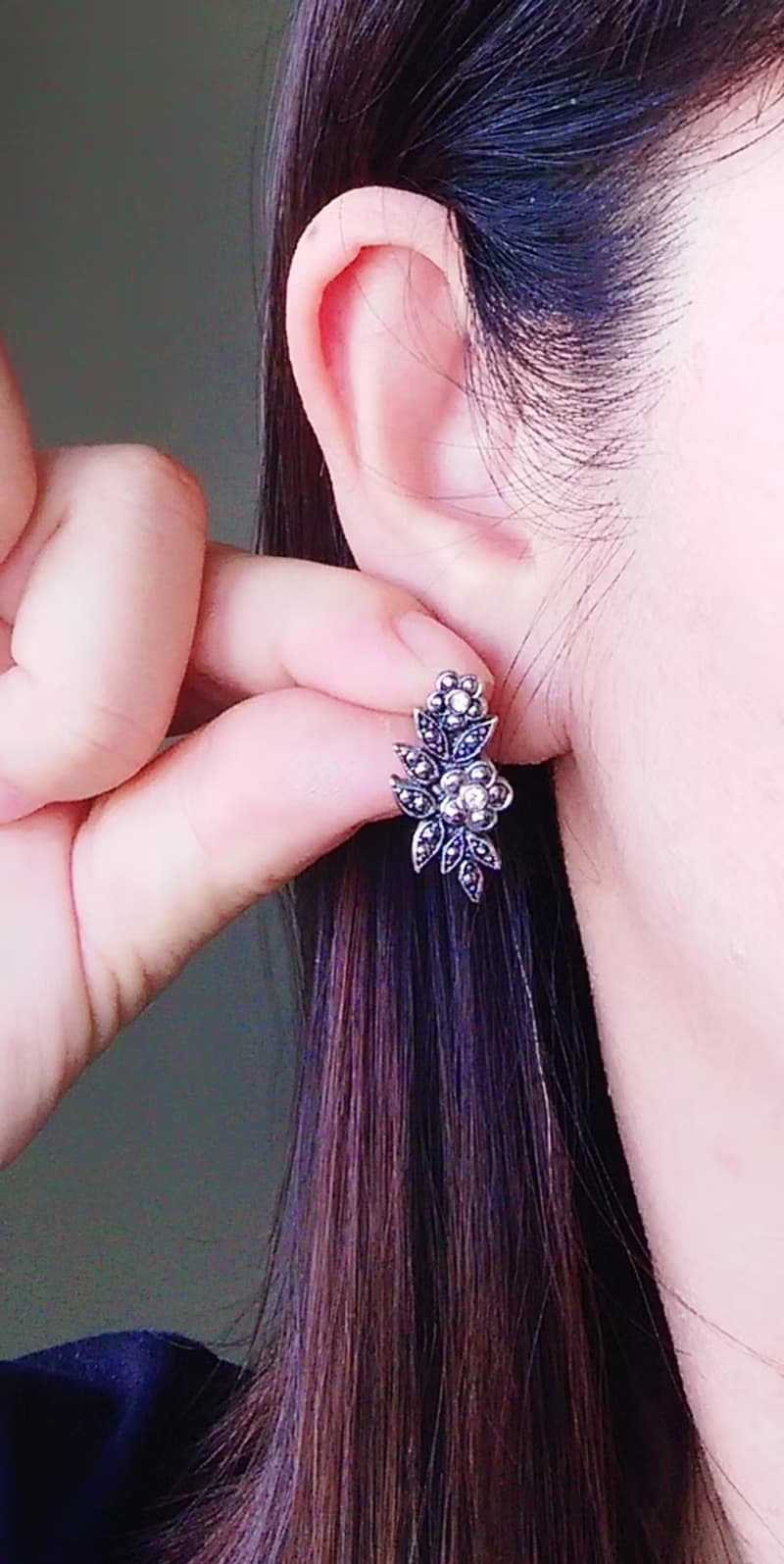 Vintage Jewelry 西洋古董飾品 AVON 銀色調 優雅 花卉 針式耳環