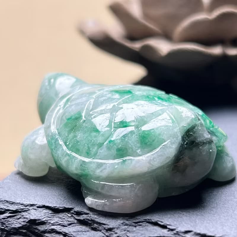 【吉祥‧長壽】飄綠花翡翠烏龜 | 天然緬甸A貨翡翠 | 送禮