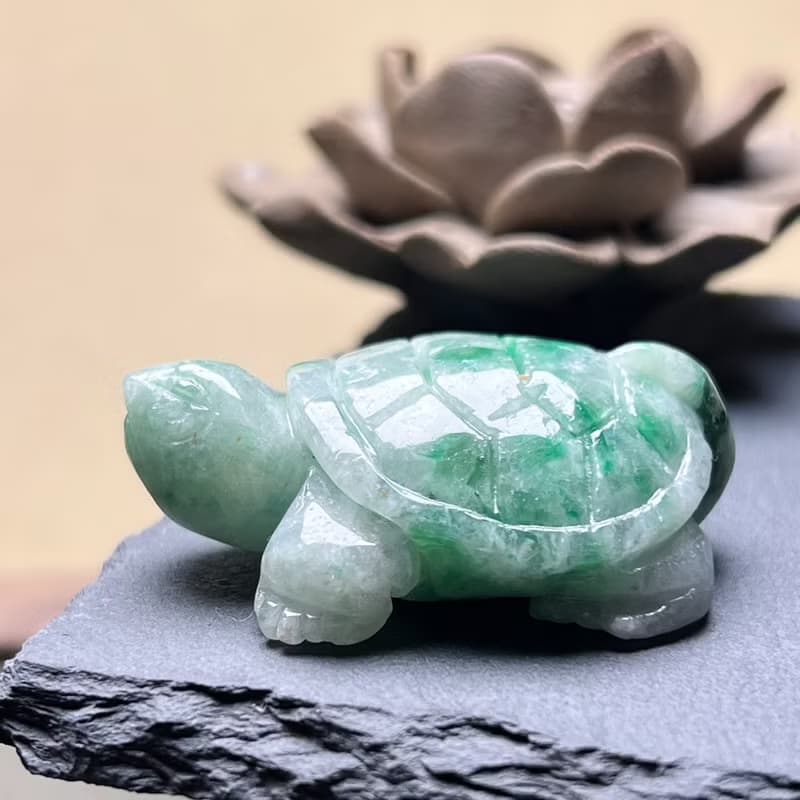 【吉祥‧長壽】飄綠花翡翠烏龜 | 天然緬甸A貨翡翠 | 送禮