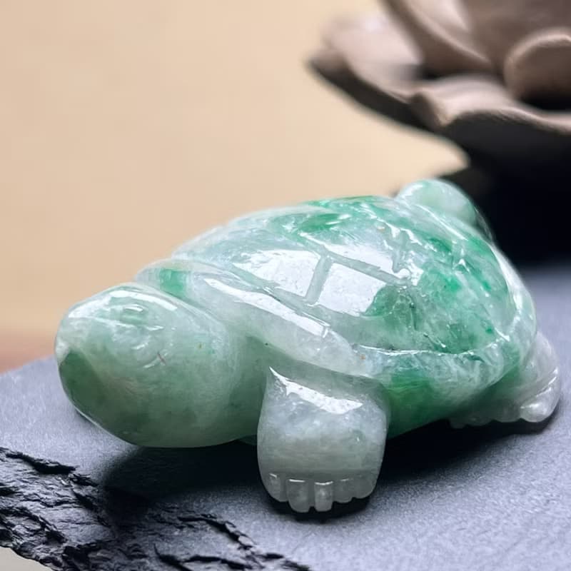 【吉祥‧長壽】飄綠花翡翠烏龜 | 天然緬甸A貨翡翠 | 送禮