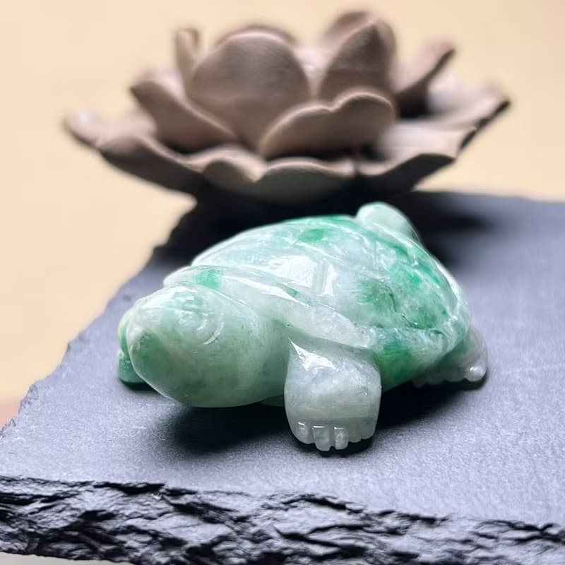 【吉祥‧長壽】飄綠花翡翠烏龜 | 天然緬甸A貨翡翠 | 送禮