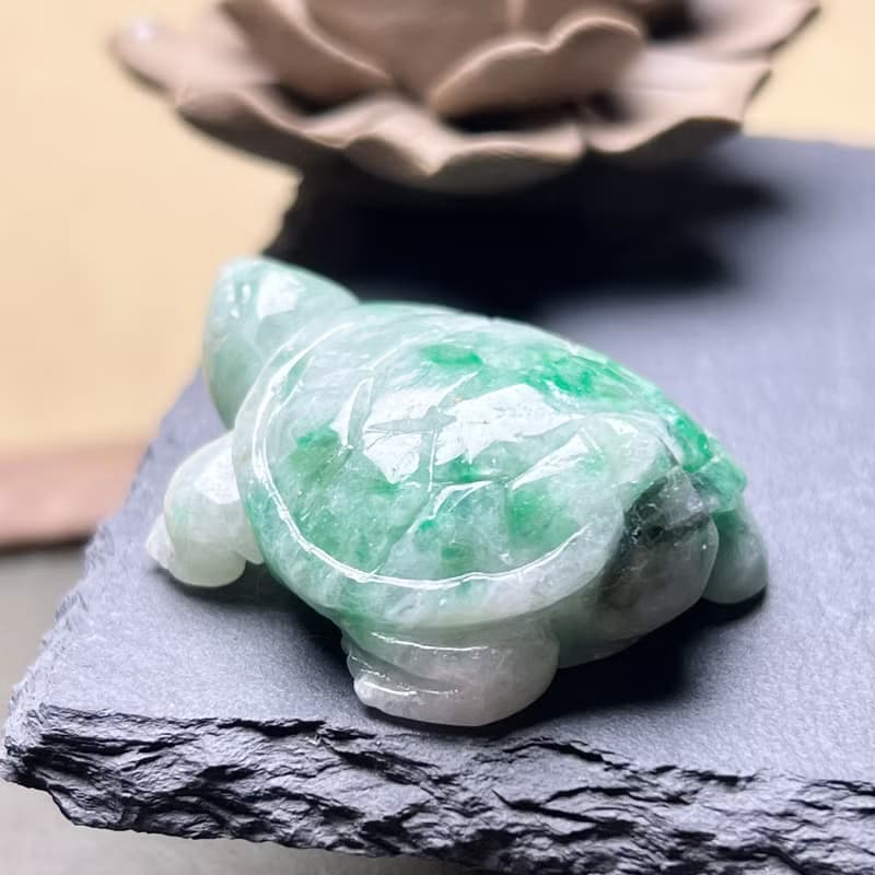 【吉祥‧長壽】飄綠花翡翠烏龜 | 天然緬甸A貨翡翠 | 送禮