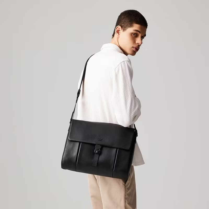 【滿3999送鑰匙圈】瓦拉頓-A 大橫式斜背包-黑色/BF568-63-BK