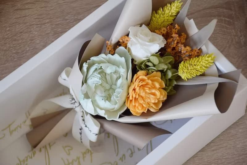 永生索拉花束 典雅色系