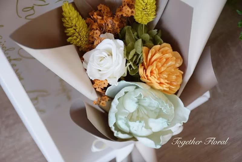 永生索拉花束 典雅色系