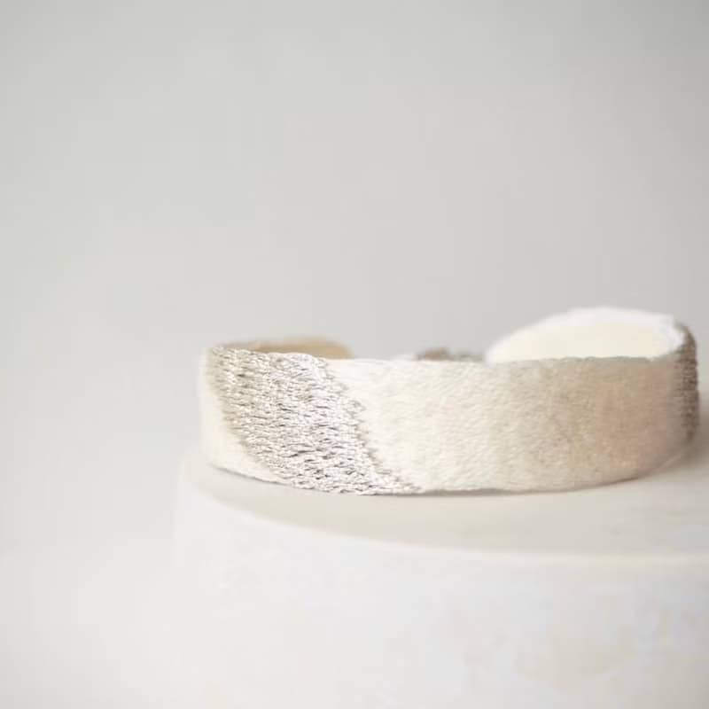 刺繍ブレスレット　オフホワイト
