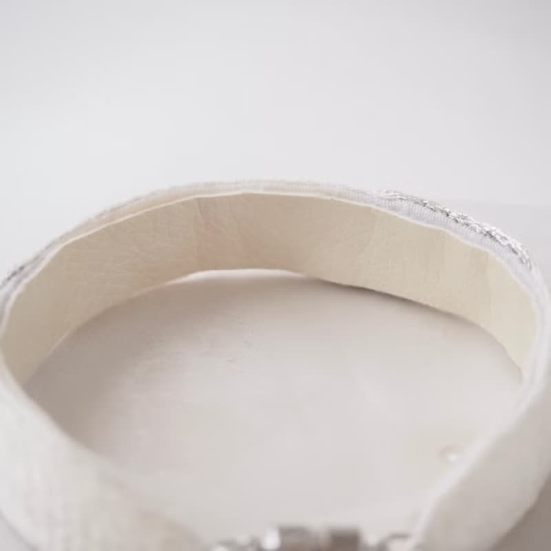 刺繍ブレスレット　オフホワイト