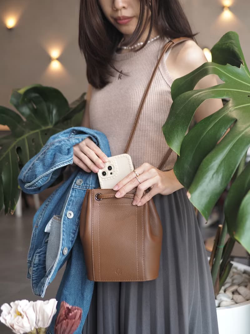 Blooms (Chocolate): Bucket bag, Lightweight, Mini Cross body, Brown