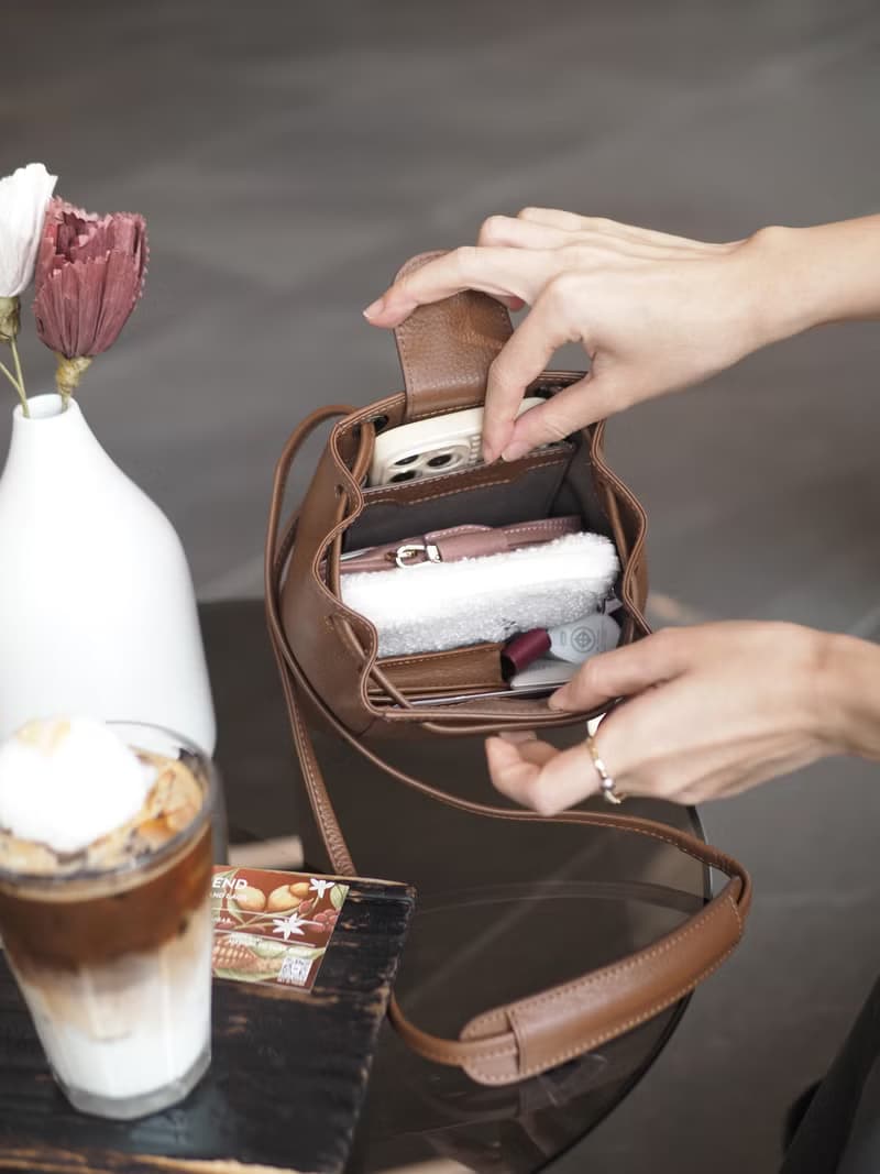 Blooms (Chocolate): Bucket bag, Lightweight, Mini Cross body, Brown