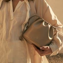 BO Drawstring 素皮革 束口包 收納包 米色