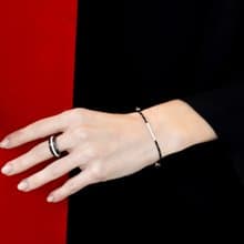 LA LIGNE SINGLE STRING BRACELET_Black Dot