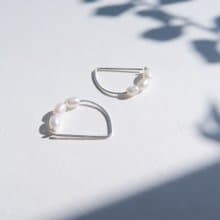 925純銀 珠光 D型珍珠 耳環 或耳夾 一對