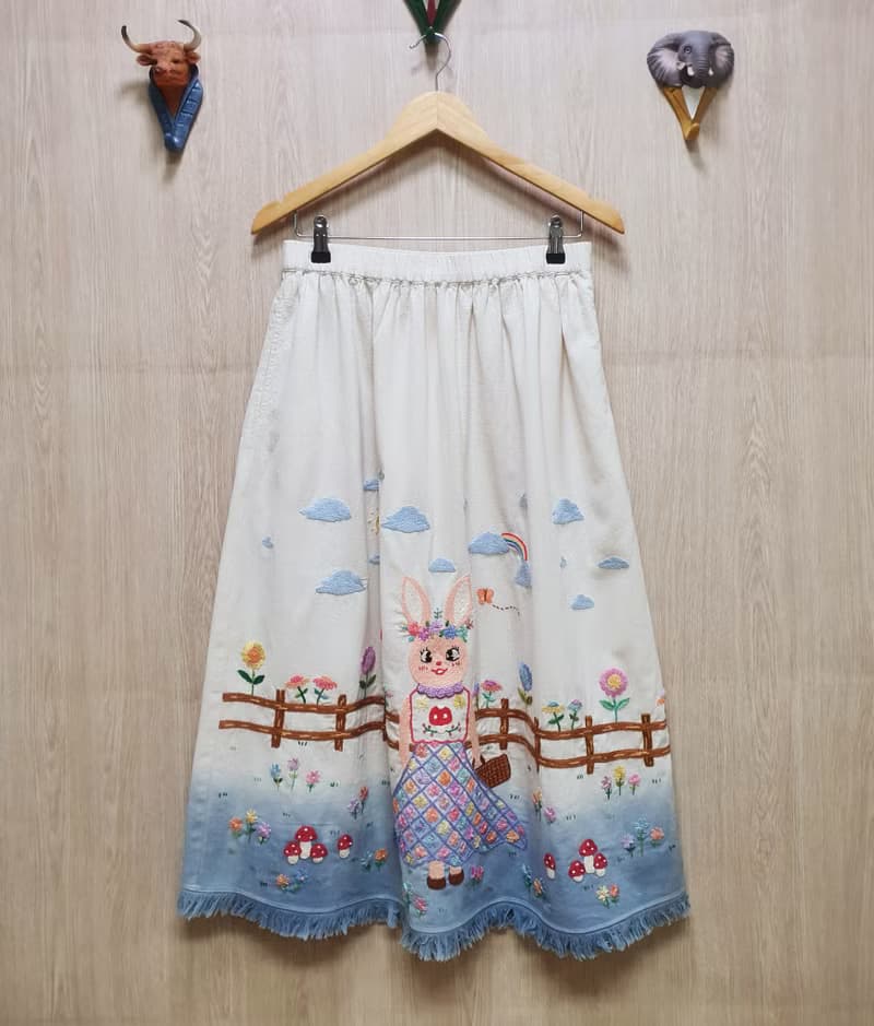 手繡裙 棉布 花卉 兔子 蘑菇 雲朵 彩虹