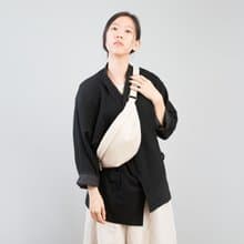 手工真皮落葉船型小腰包 | 卡扣式背帶 | 米白 橄欖黃 岩石灰 |
