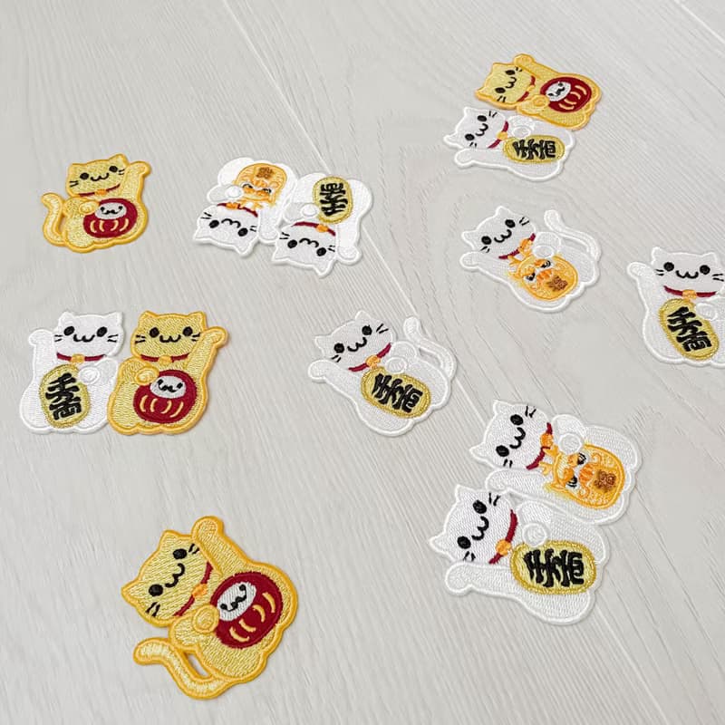 【招財貓雙貓】達摩 金幣 達摩龍 燙貼 刺繡貼紙