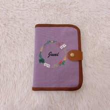 花圈姓名刺繡護照套  結婚禮物 情人節 畢業禮物 出國旅行 交換禮