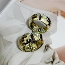 vintage jewelry  典雅金色敲擊紋環型 夾式耳環