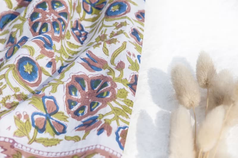 超大純綿絲巾 手工木刻印植物染圍巾 草木染棉絲巾-熱帶花朵森林