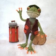 Knitting pattern for a cute frog toy, knitted plush frog, art frog doll