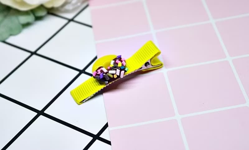 <仿真黏土髮飾> => 巧克力鳳梨片－髮夾系列－ #俏皮  #可愛 