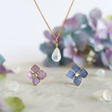 紫陽花と雨のしずくのピアス　イヤリングとネックレスのセット