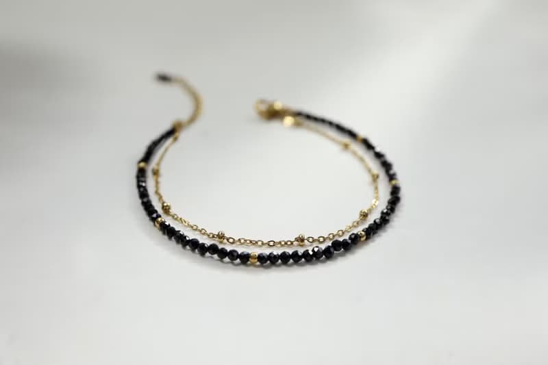 黑暗相擁。尖晶石手鍊