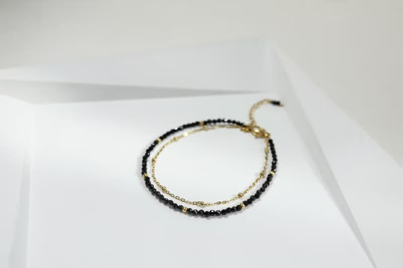 黑暗相擁。尖晶石手鍊