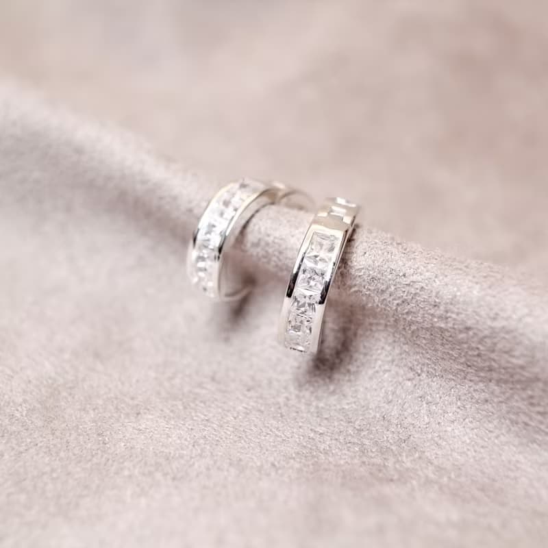 【SWS飾品】排列方格鋯石圈圈耳環 。純銀耳環、易扣耳環耳扣