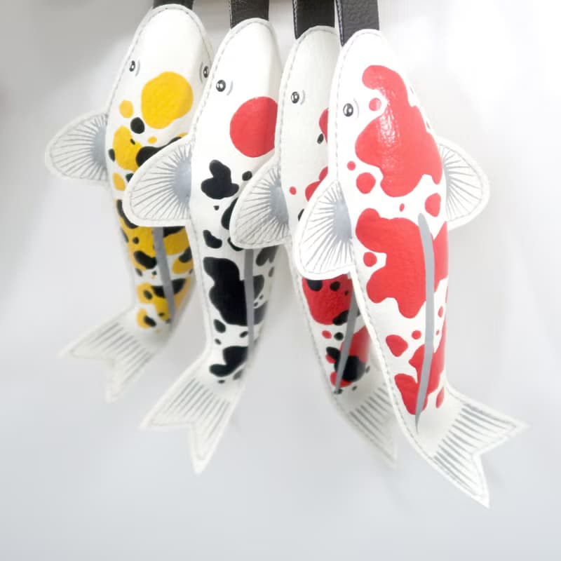 Koi Fish keychain, gift for animal lovers add charm to your bag.