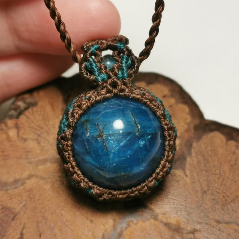 深藍磷灰石球-蠟線編織/圖騰包框設計/項鍊可調整長度