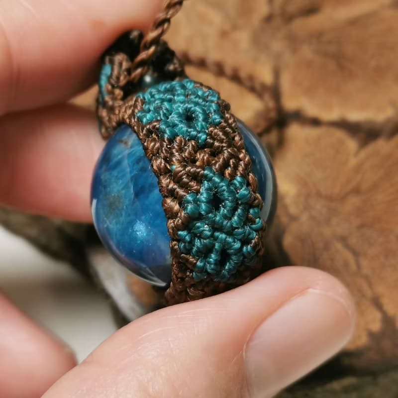 深藍磷灰石球-蠟線編織/圖騰包框設計/項鍊可調整長度