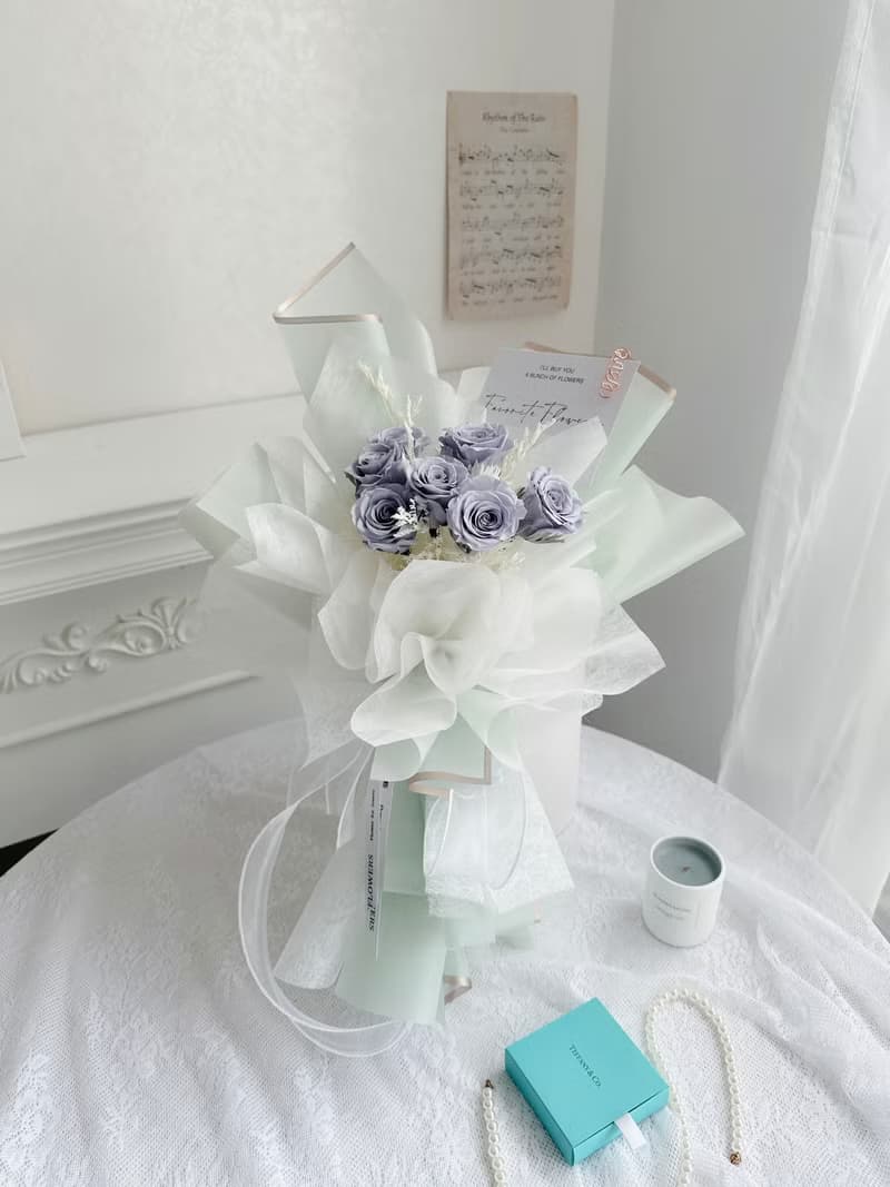 湖水藍永生玫瑰花束