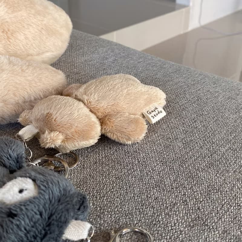 Soft and cuddly teddy bear, 40 cm.